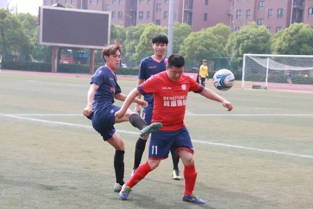 欧冠本菲卡前锋含冤停赛 皇马陷歧视风波难大胜