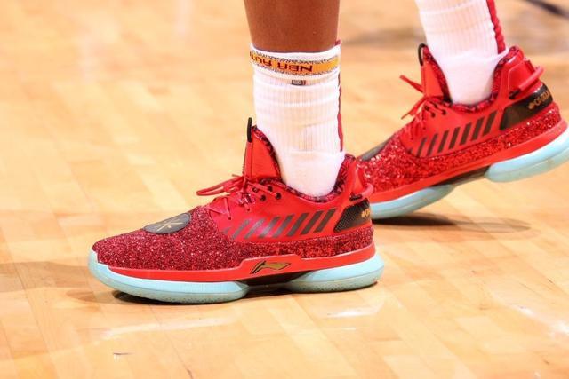 骑士轻取魔术豪取6连胜 崔永熙缺阵篮网擒公牛